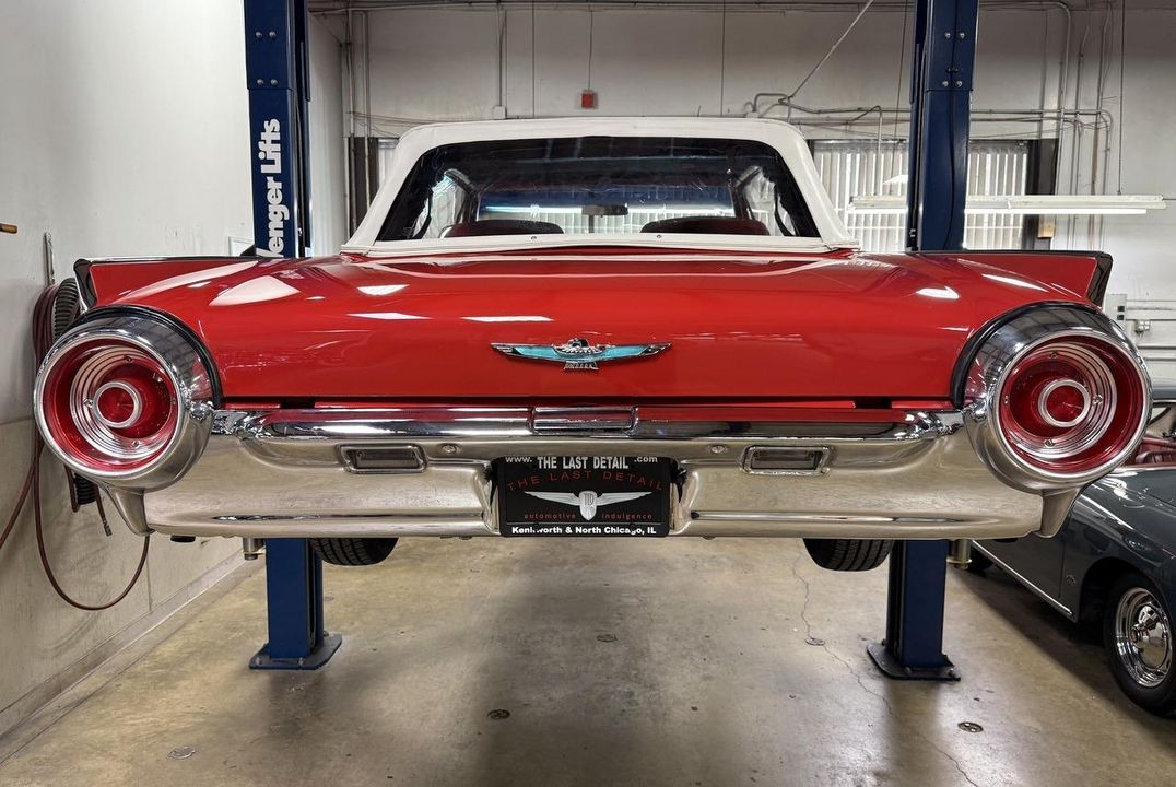 1962 Ford Thunderbird