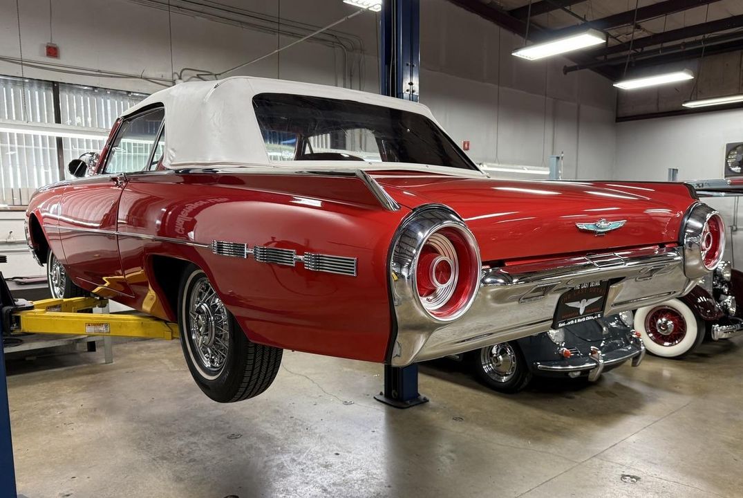 1962 Ford Thunderbird