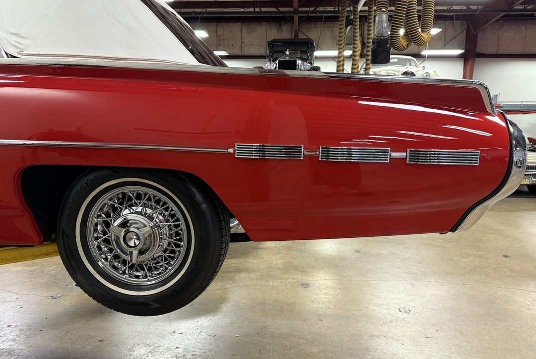 1962 Ford Thunderbird