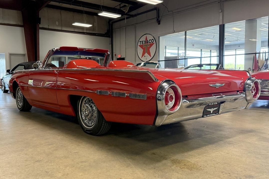 1962 Ford Thunderbird