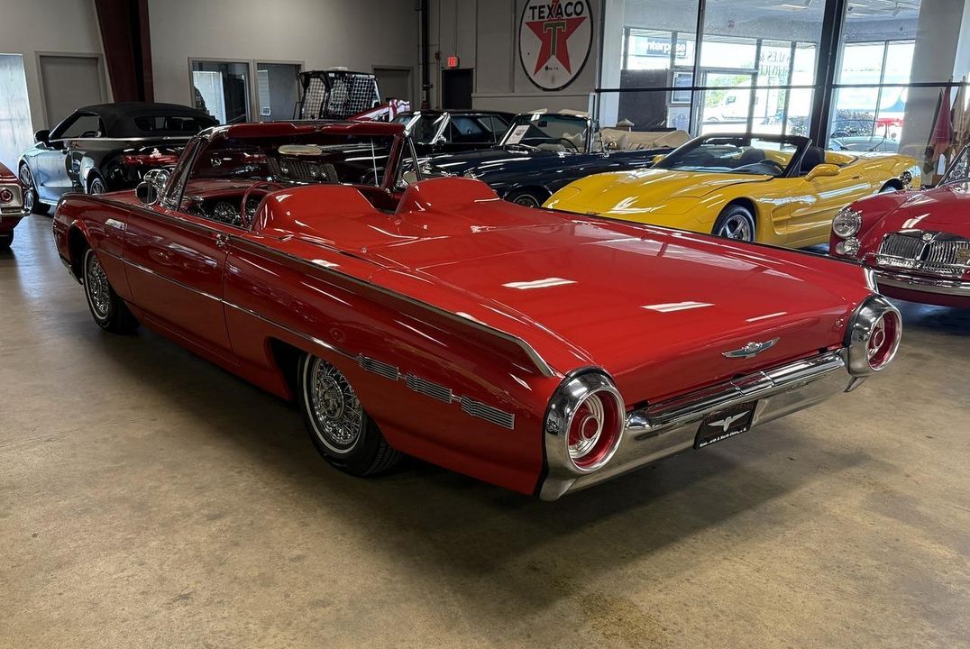 1962 Ford Thunderbird