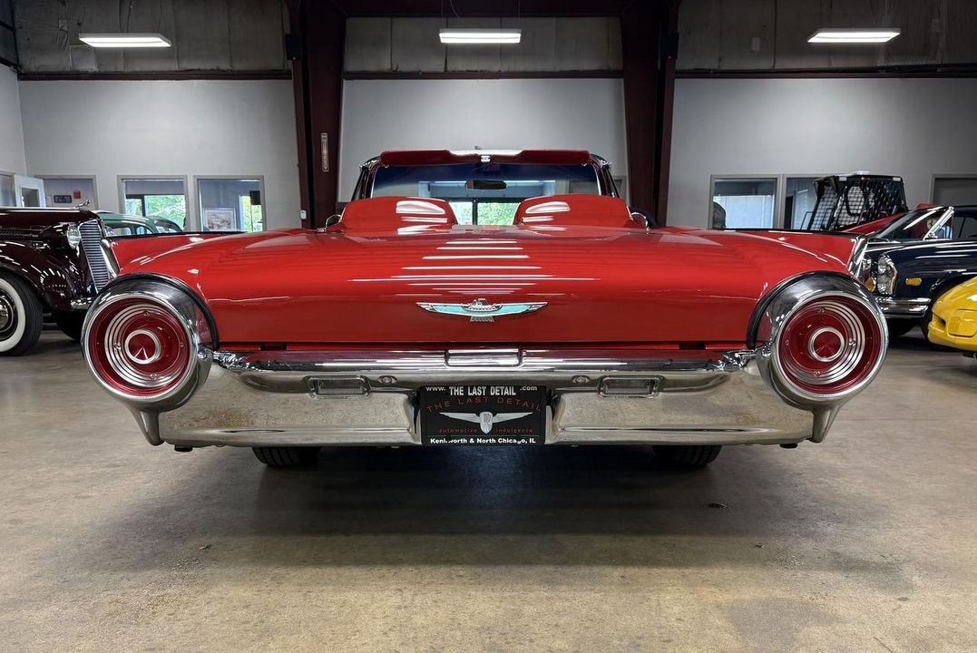 1962 Ford Thunderbird