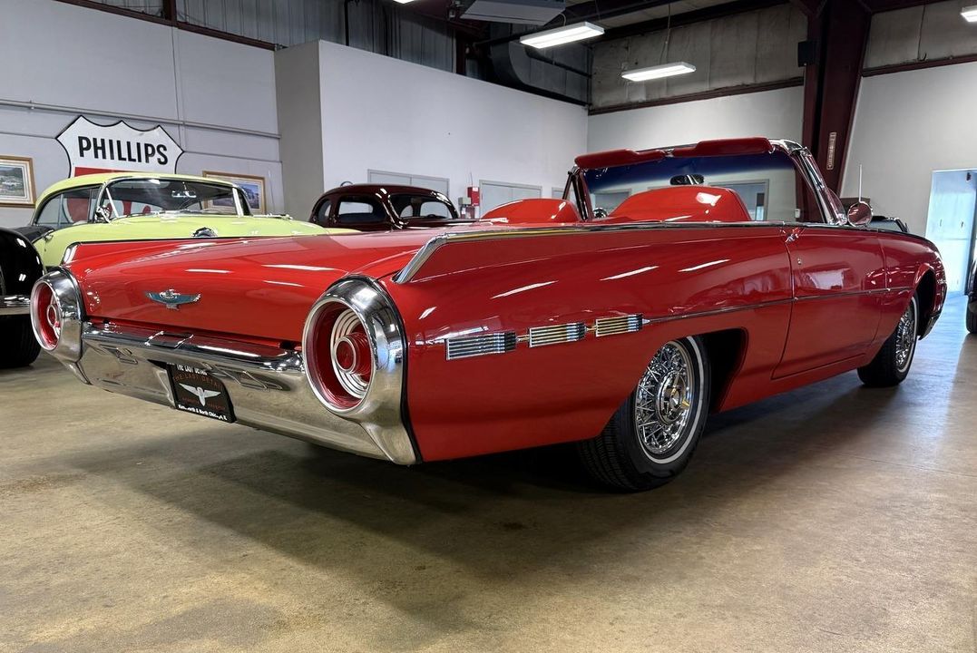 1962 Ford Thunderbird