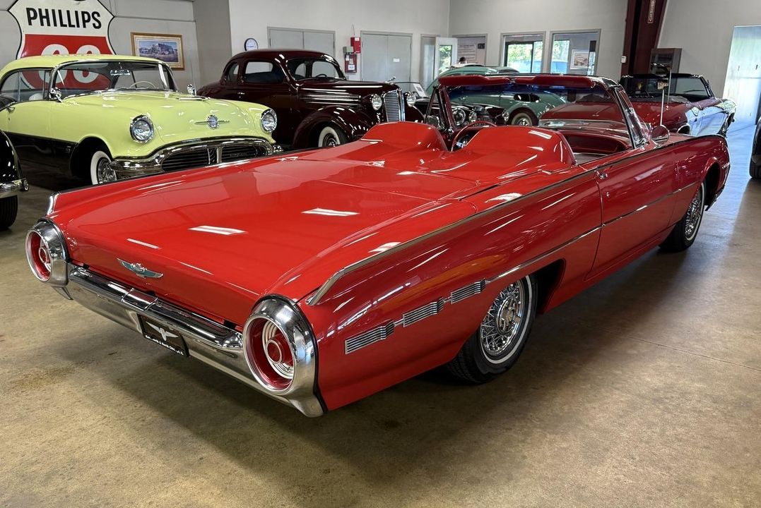 1962 Ford Thunderbird