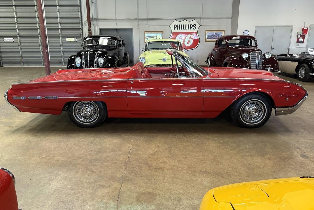 1962 Ford Thunderbird