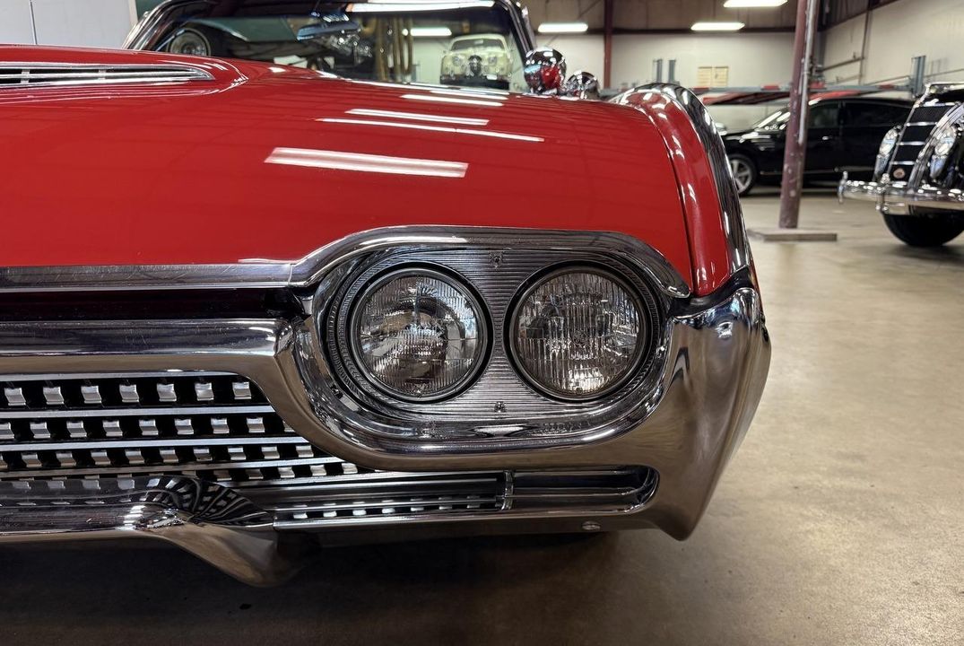 1962 Ford Thunderbird