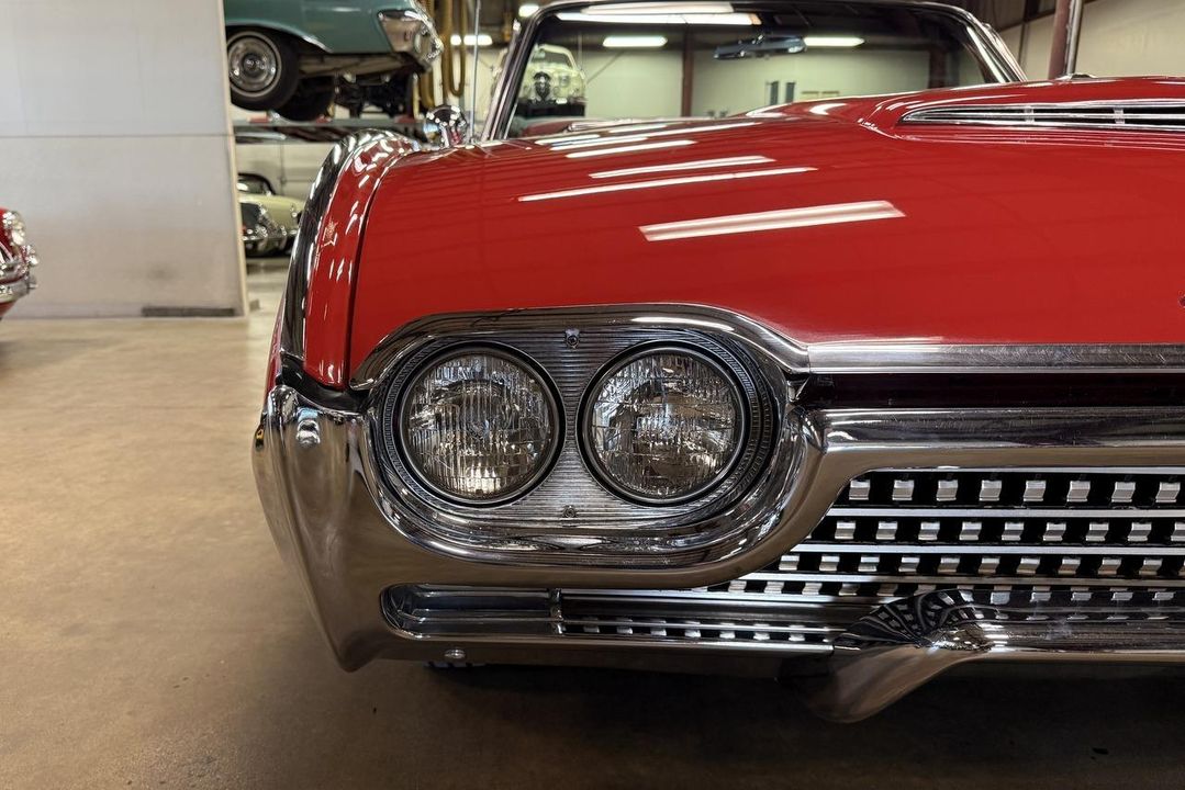 1962 Ford Thunderbird