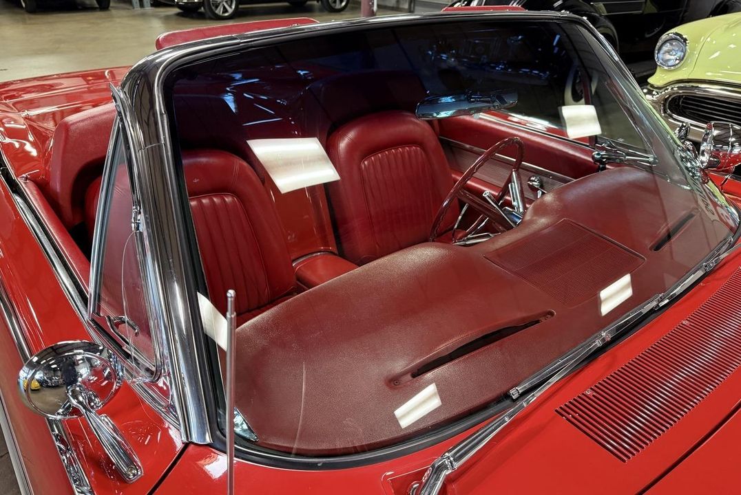 1962 Ford Thunderbird