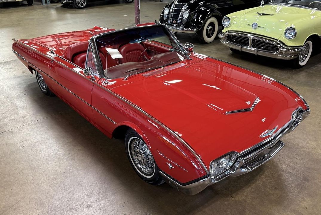 1962 Ford Thunderbird