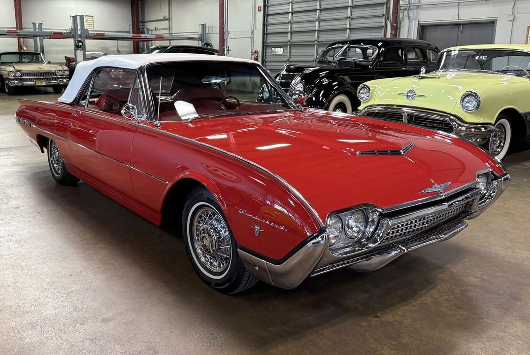 1962 Ford Thunderbird