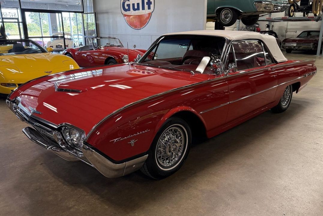 1962 Ford Thunderbird