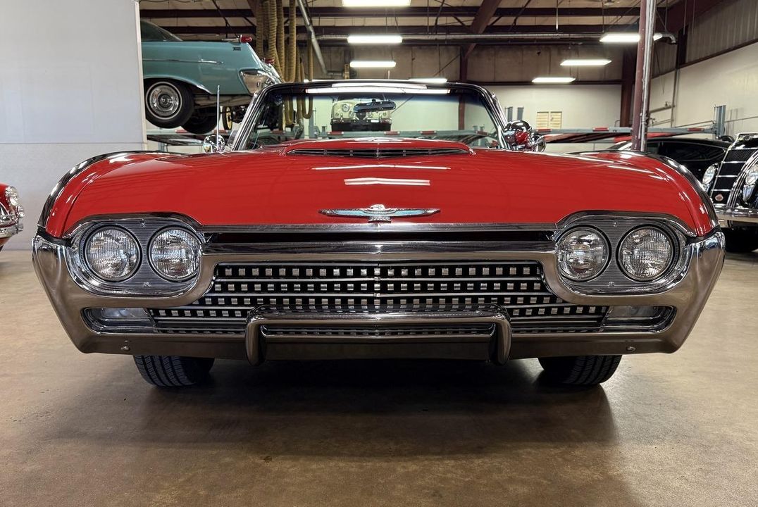1962 Ford Thunderbird