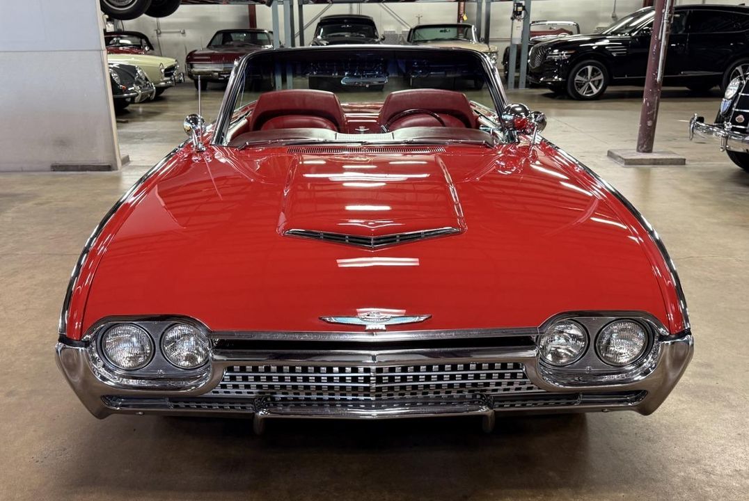 1962 Ford Thunderbird