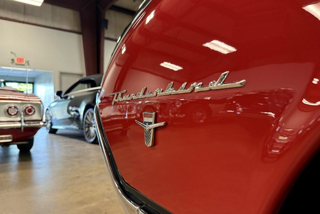 1962 Ford Thunderbird