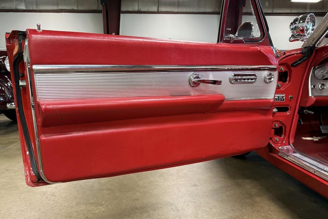 1962 Ford Thunderbird