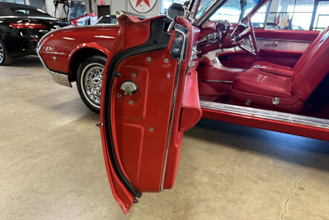 1962 Ford Thunderbird