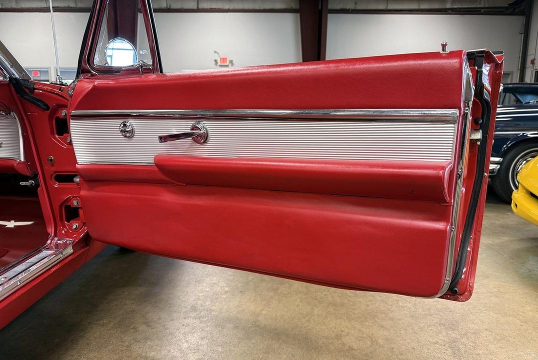 1962 Ford Thunderbird