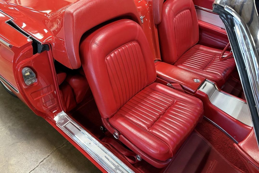 1962 Ford Thunderbird