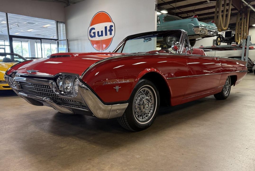 1962 Ford Thunderbird