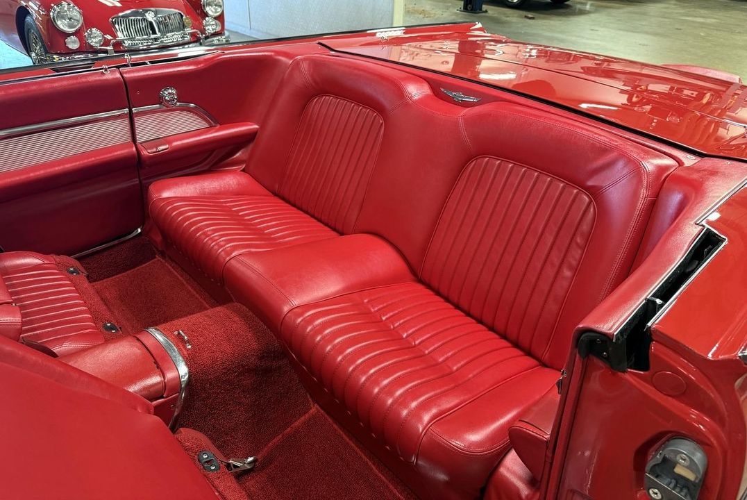 1962 Ford Thunderbird