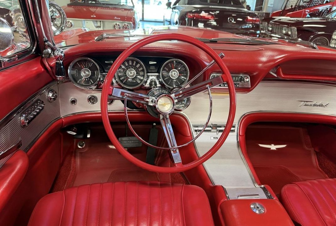 1962 Ford Thunderbird