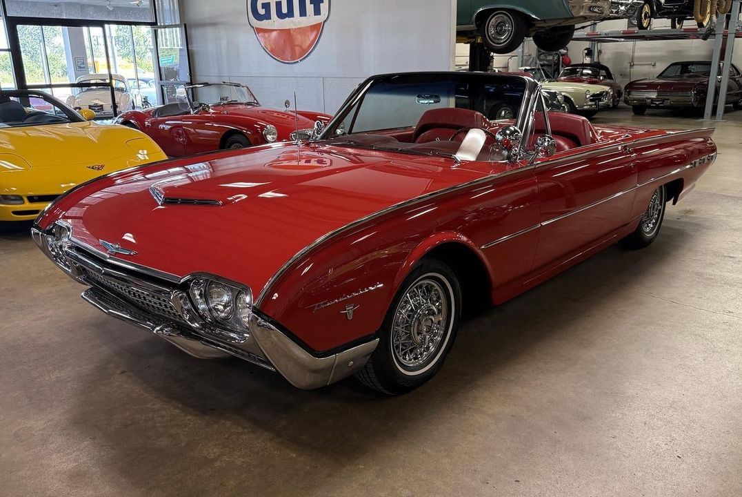 1962 Ford Thunderbird