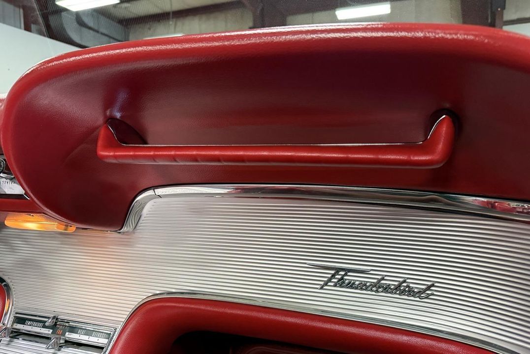 1962 Ford Thunderbird
