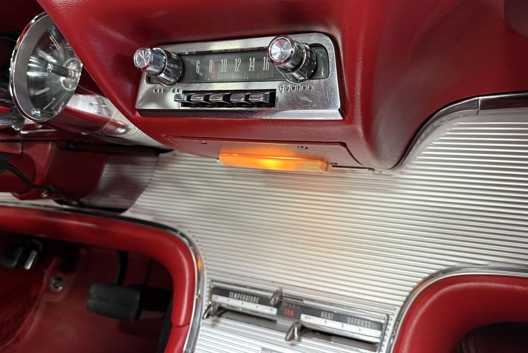1962 Ford Thunderbird