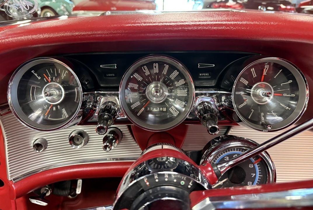 1962 Ford Thunderbird