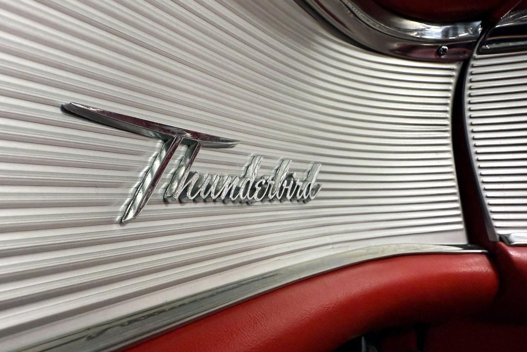 1962 Ford Thunderbird