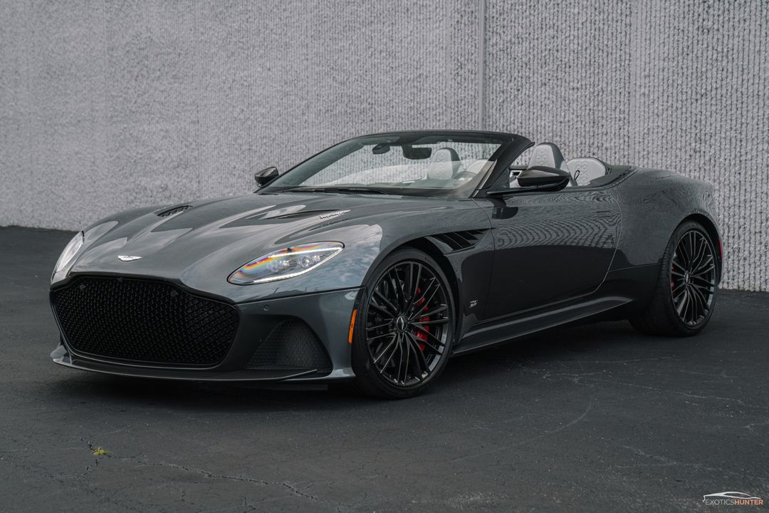 2020 Aston Martin DBS