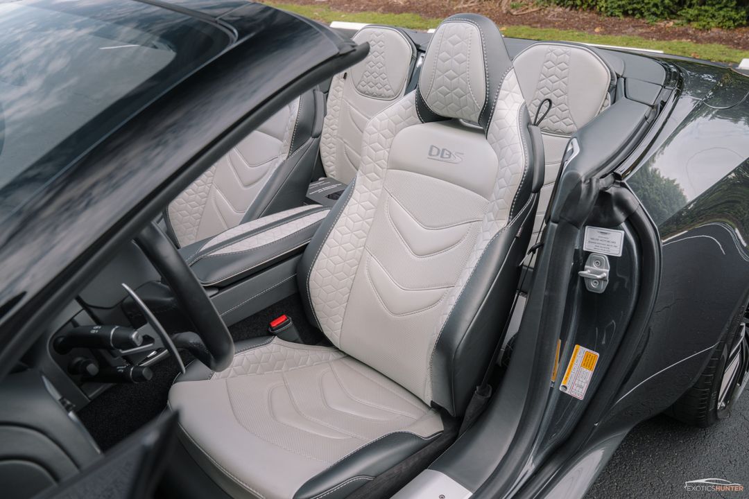 2020 Aston Martin DBS
