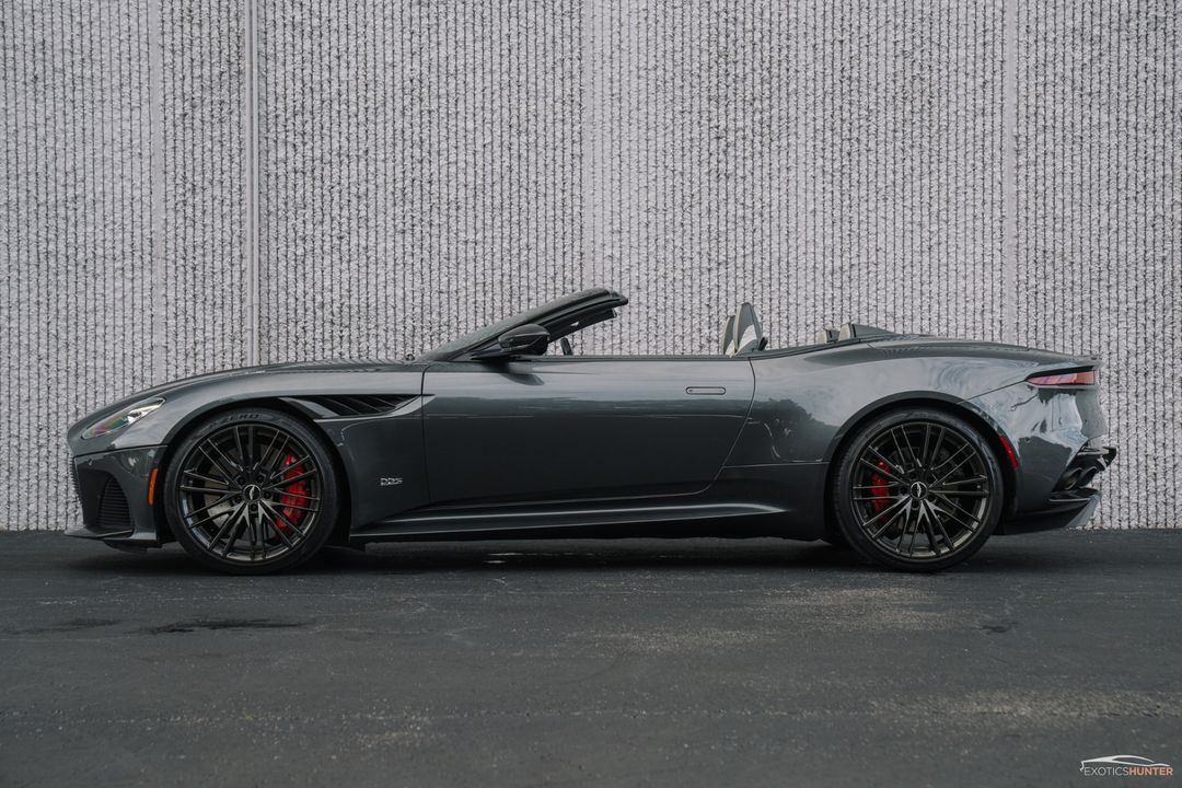 2020 Aston Martin DBS