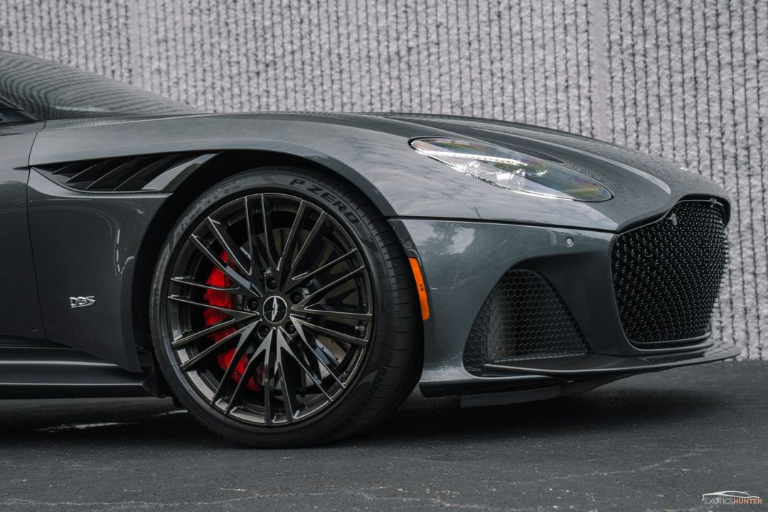 2020 Aston Martin DBS