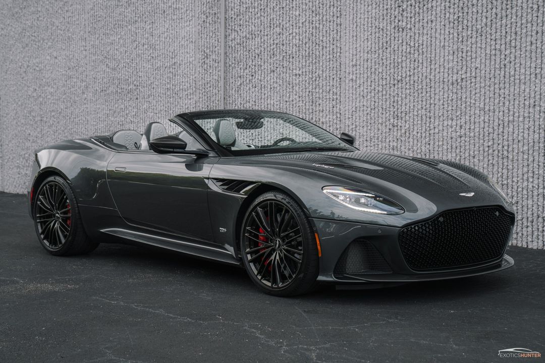 2020 Aston Martin DBS