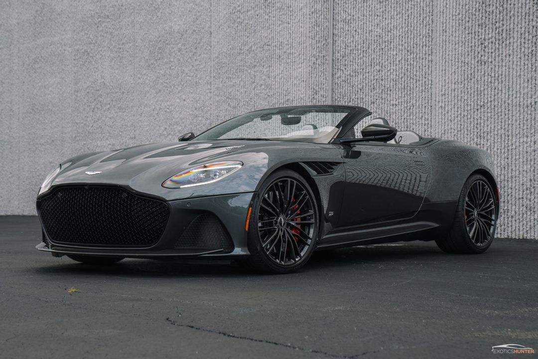 2020 Aston Martin DBS