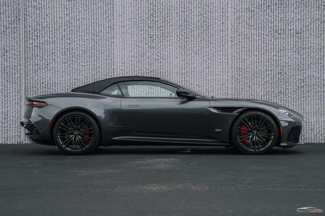 2020 Aston Martin DBS