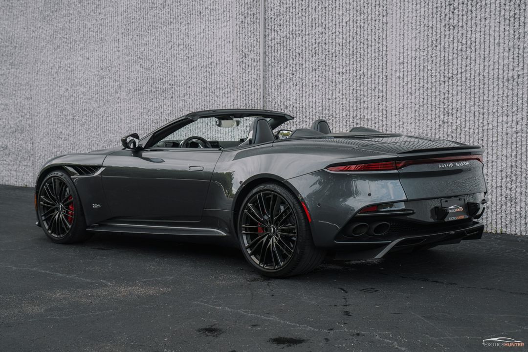 2020 Aston Martin DBS