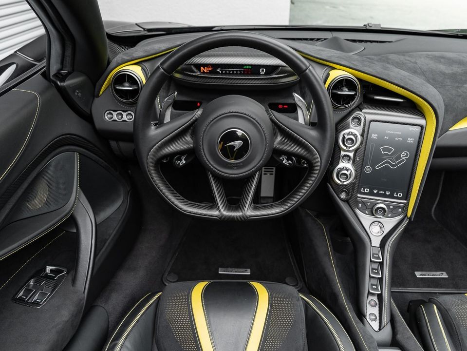 2022 McLaren 720S