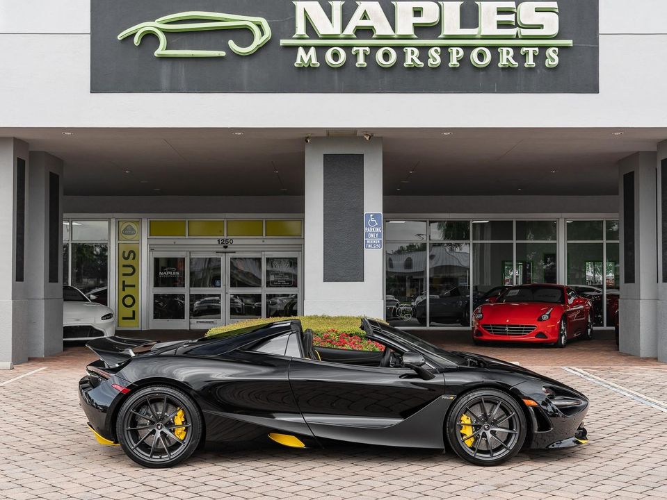 2022 McLaren 720S