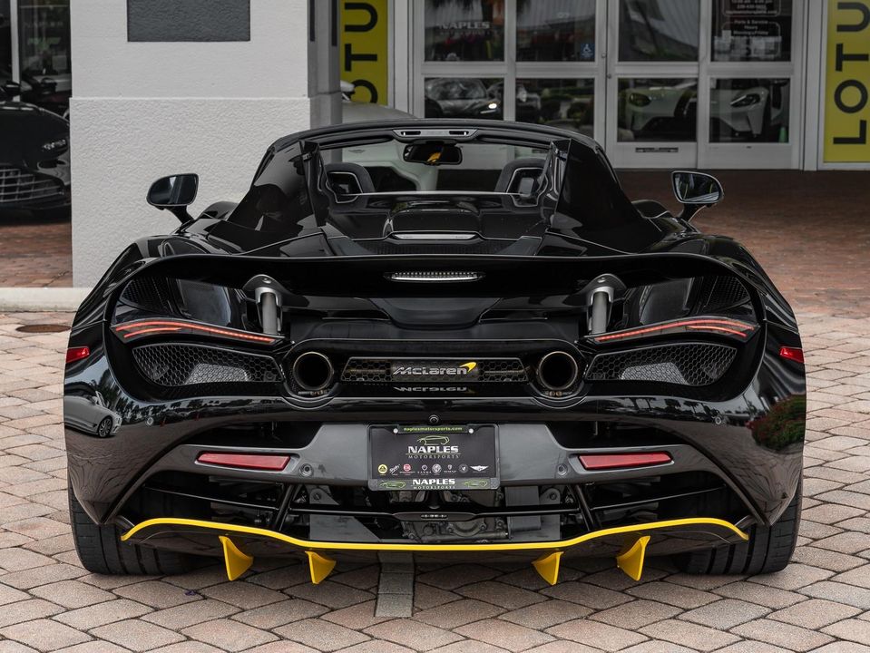 2022 McLaren 720S
