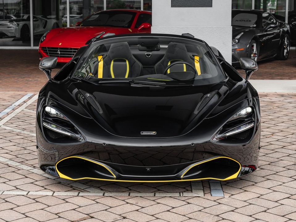 2022 McLaren 720S