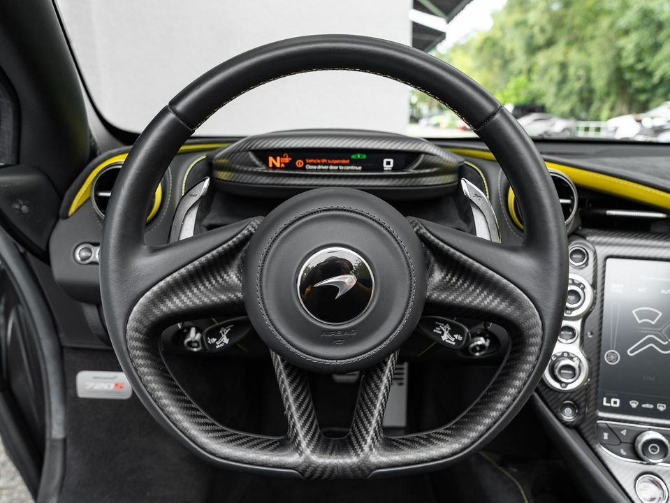 2022 McLaren 720S