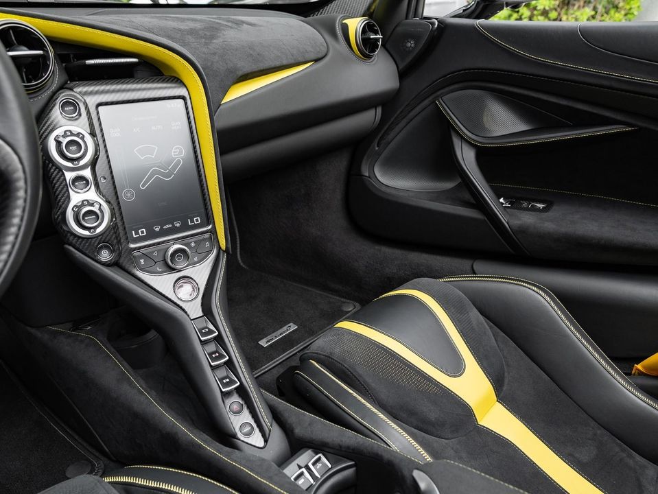 2022 McLaren 720S