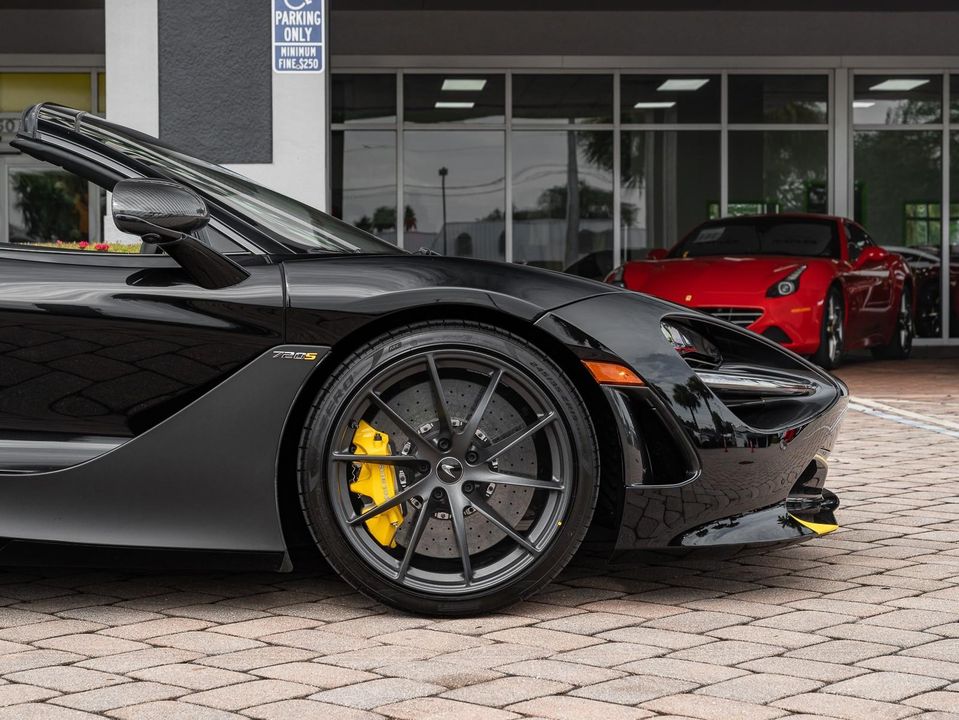 2022 McLaren 720S