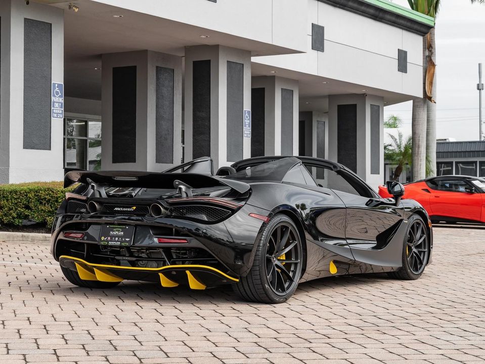 2022 McLaren 720S