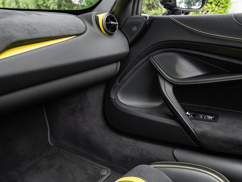 2022 McLaren 720S