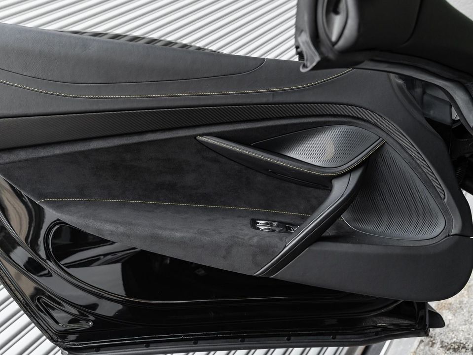 2022 McLaren 720S