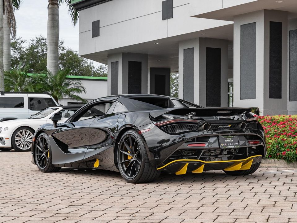 2022 McLaren 720S