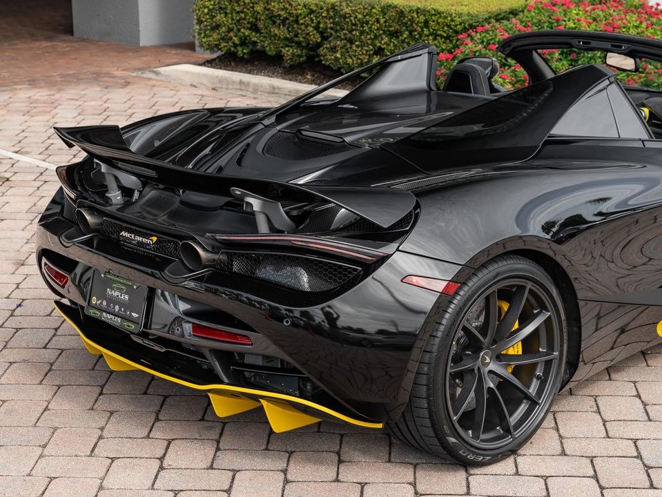 2022 McLaren 720S